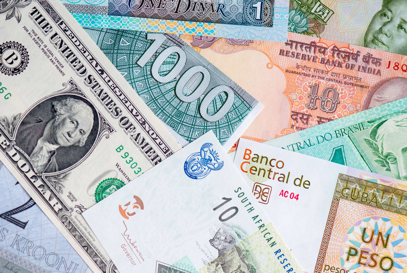 Bonos corporativos y bonos gubernamentales: diferencias, riesgos y cómo invertir