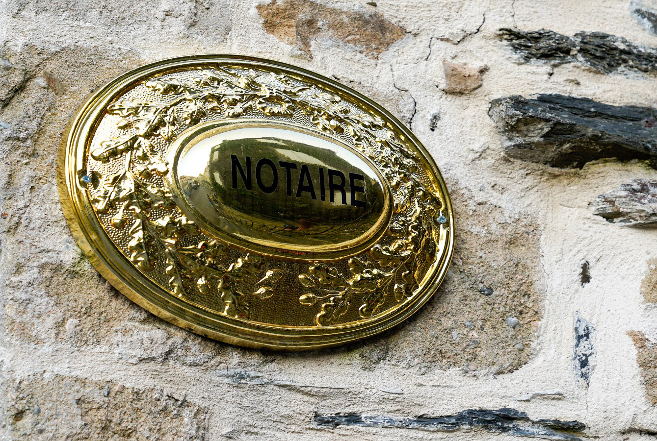 Bordeaux , Aquitaine / France - 08 16 2020 : Notaire sign and text on golden plate on wall entrance to french notary office; Shutterstock ID 1803207190; Projet: Pictet