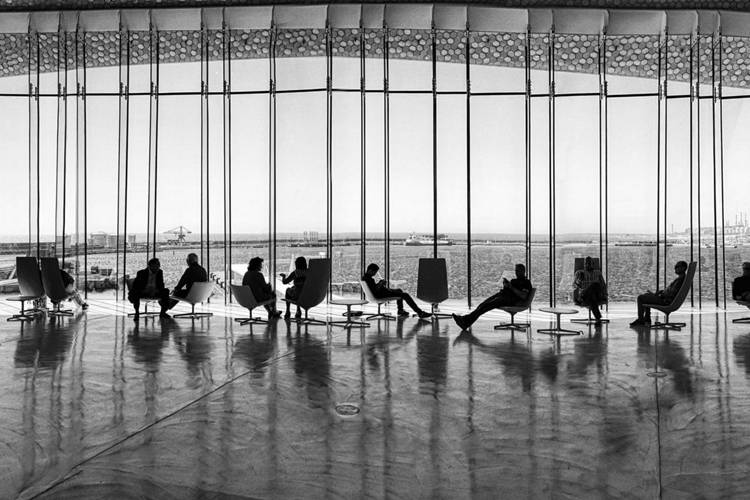 500px Photo ID: 159552579 - Cruise Terminal, Porto (inside of the building seen in http://500px.com/photo/159384483)